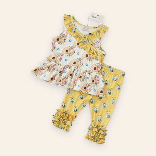 Honey Capri Set with bee and floral design, made of P-Lush material.